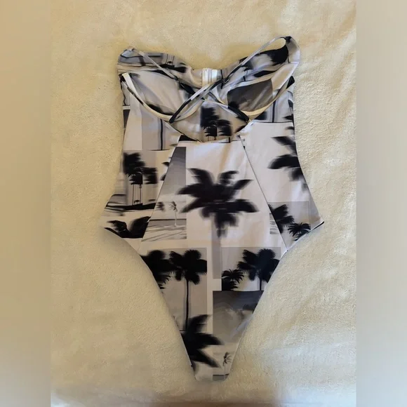 Skatie Bathing Suit / Rachel One Piece in Rosario - Picture 2 of 4